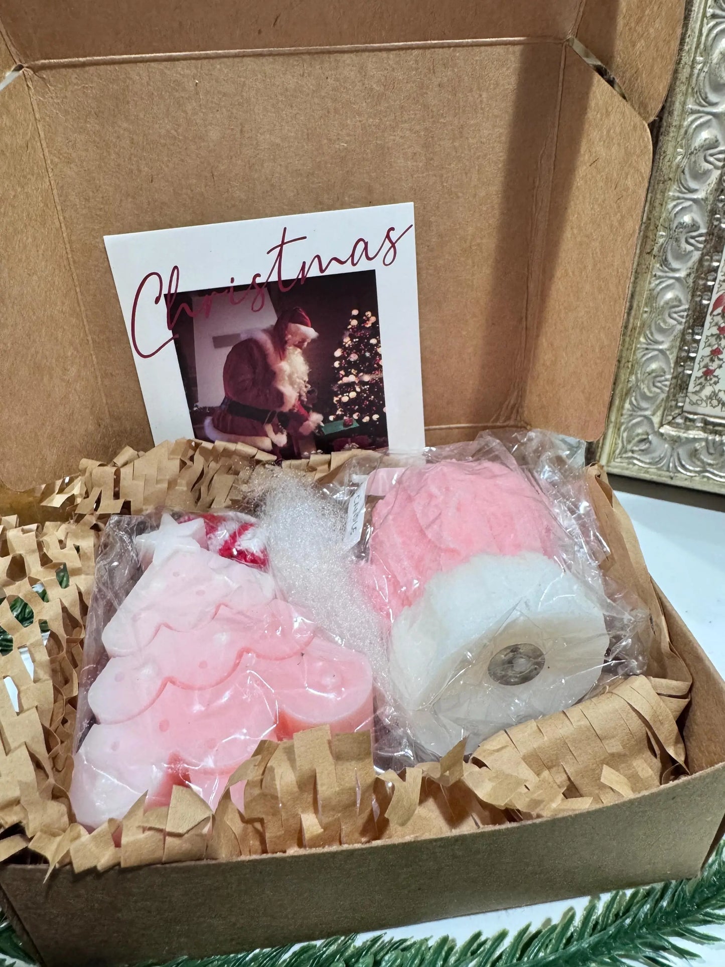 Pink Mitten & Pink Christmas Tree Candle Gift Set Holiday Scented Candles Christmas Gift Box Winter Home Décor Twentynine Luxury